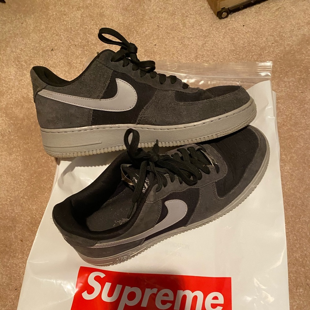 Nike AF1 in charcoal and grey color size 9.5